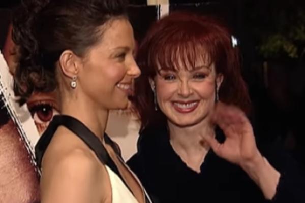 Photo of Ashley and Naomi Judd